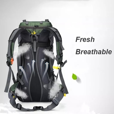 60Lライト級選手の防水ハイキングは70cmのRainproofバックパックをBackpack