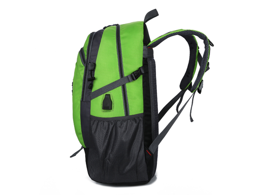 USB充満穴が付いているオレンジ40L防水バックパック55cmキャンプ旅行バックパック