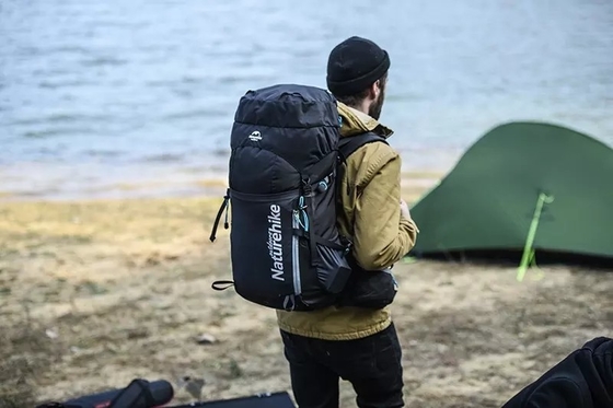 ポリエステル0.1kg軽量の防水バックパック60cm山の移住袋