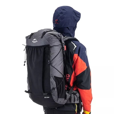 黒いODMの防水ハイキングのバックパック屋外65リットルの登山のバックパック