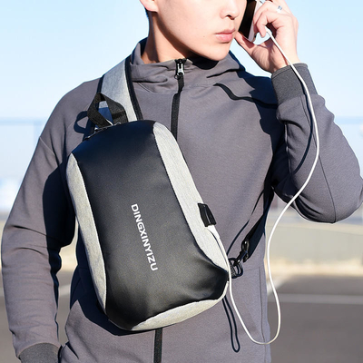 4.2L黒いナイロン吊り鎖袋ODMの吊り鎖の箱のCrossbody袋の多機能の防水