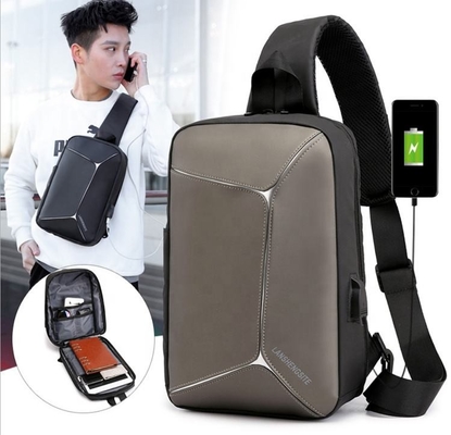 PUの人の吊り鎖のCrossbody袋のUSBケーブルBSCIが付いている防水吊り鎖のパック